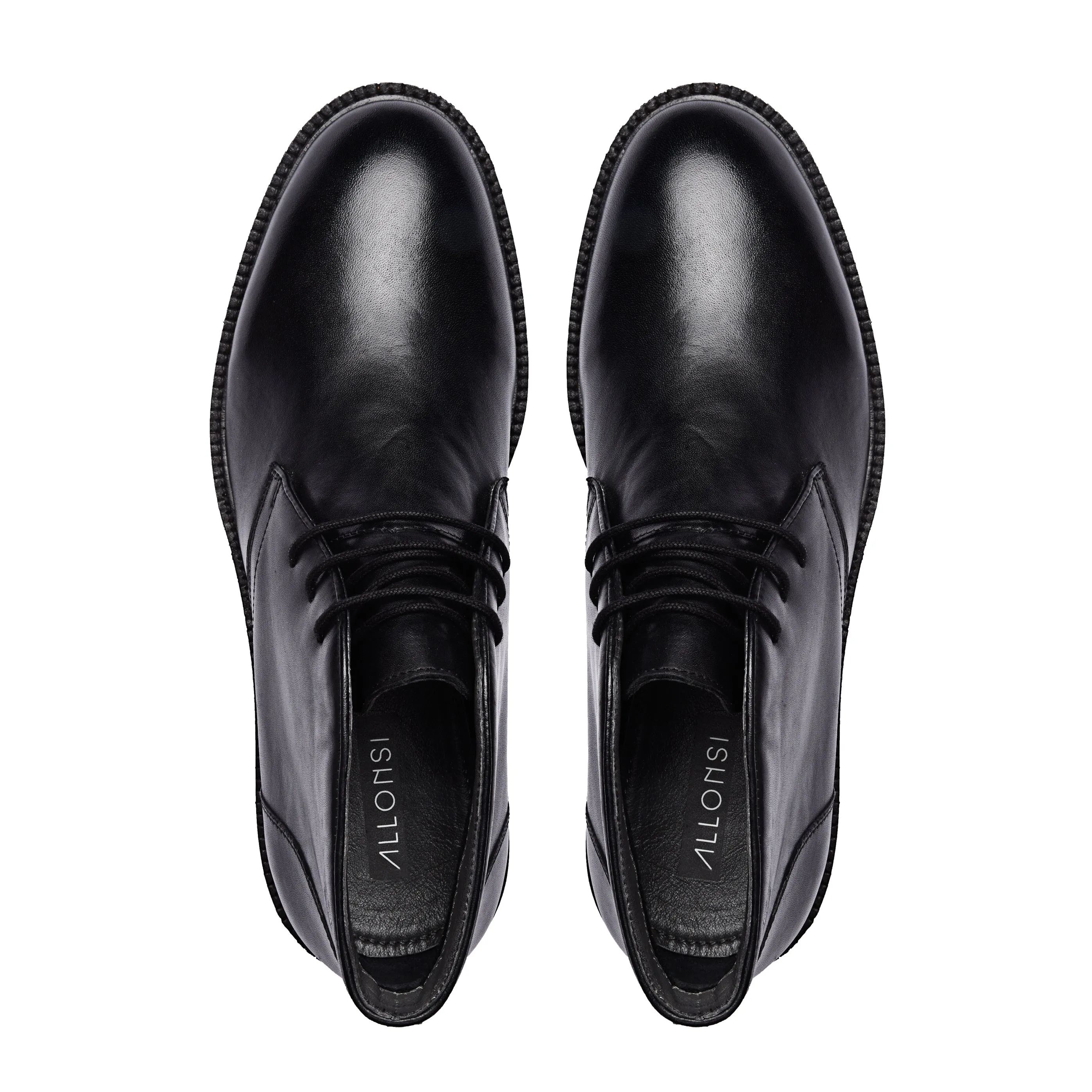 Acel Plain Toe Chukka Boots