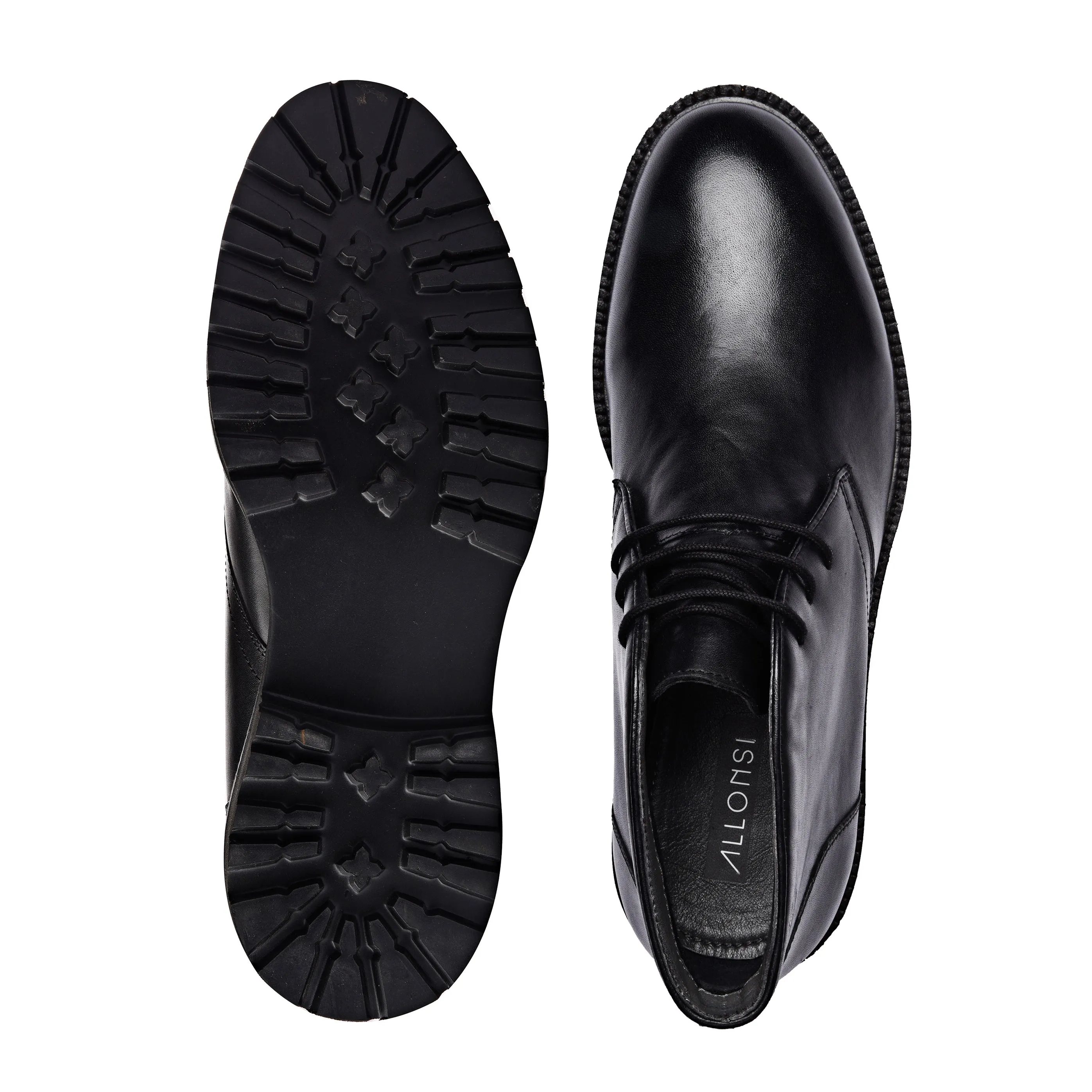 Acel Plain Toe Chukka Boots