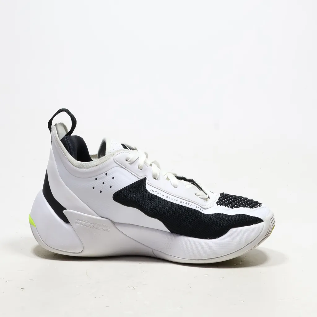 Air Jordan Luka 1 Sport Shoes Fabric White Color For Kids