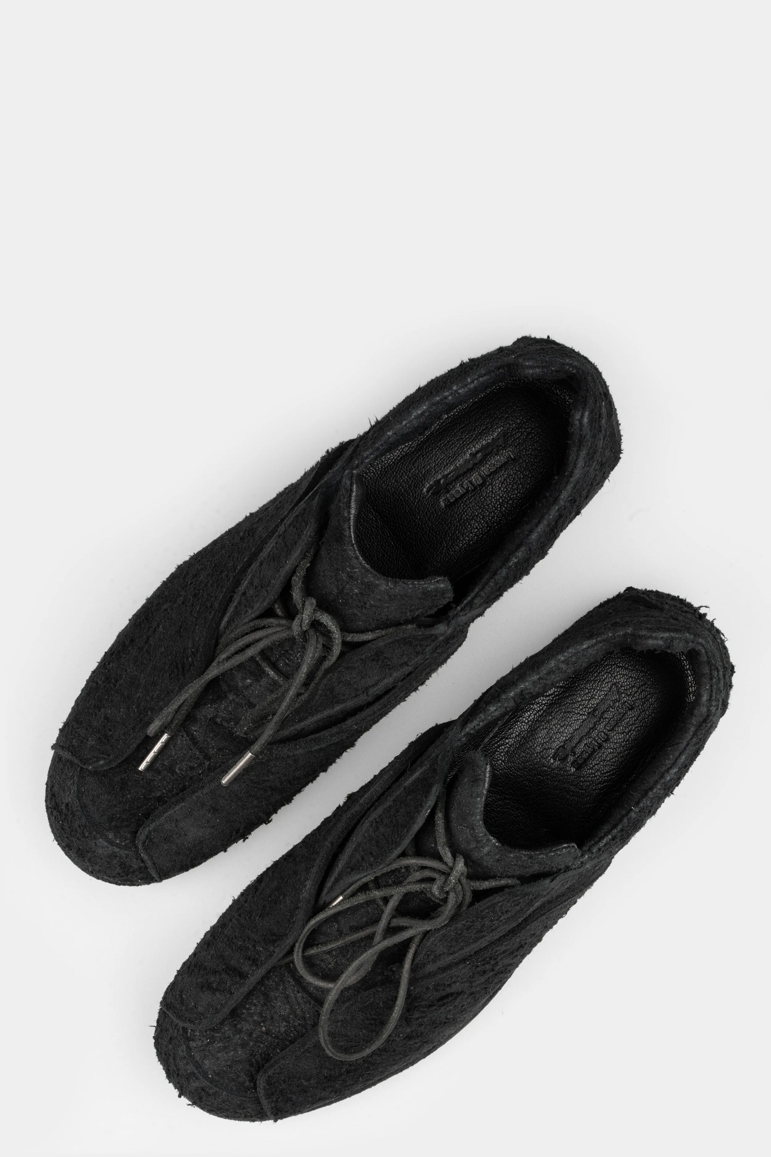 Distressed suede chukka boots, Black