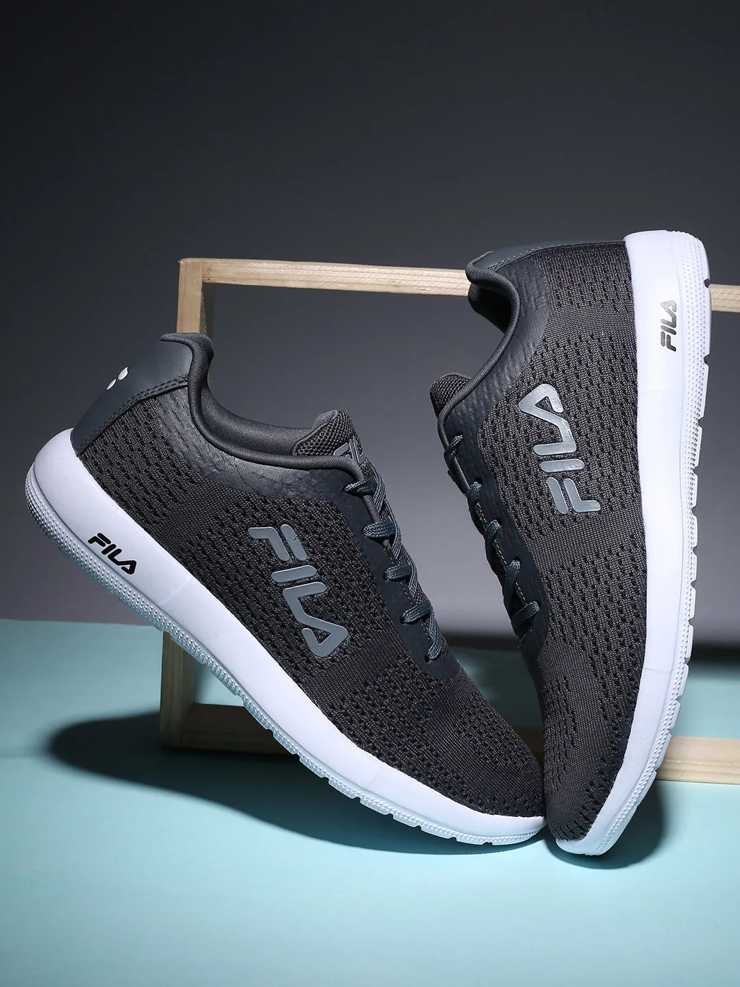 Fila White Iggy Plus 2 Men's Running Shoes