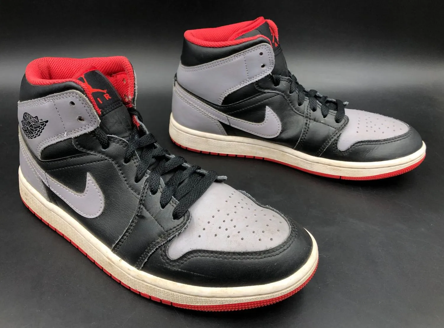 Nike Air Jordan 1 Mid 'Bred Shadow' Men's Black/Grey/Red Sneakers - Sz 8 ( COA)