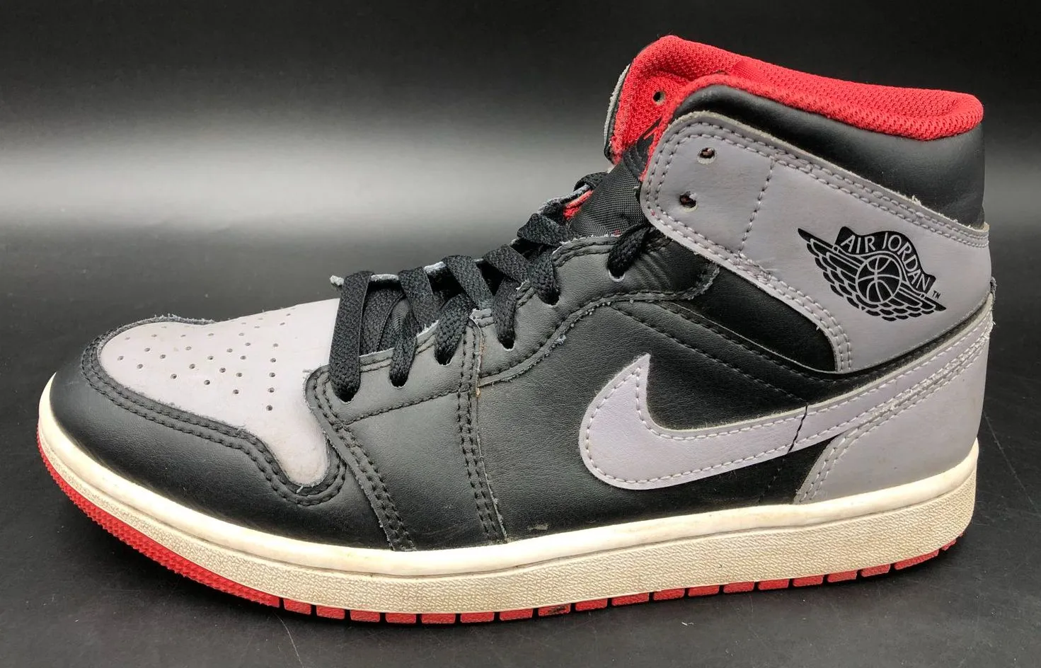 Nike Air Jordan 1 Mid 'Bred Shadow' Men's Black/Grey/Red Sneakers - Sz 8 ( COA)